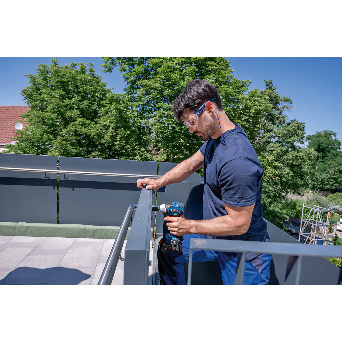 Bosch Akku-Drehschlagschrauber GDS 18V-330 HC, 2xAkku GBA 18V 5.0Ah, GAL 18V-40 Pro