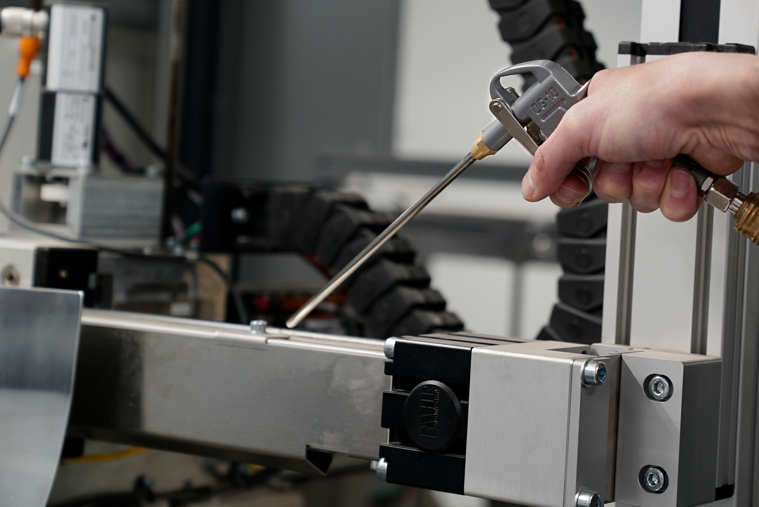 Brilliant Tools Druckluft-Ausblaspistole inklusive 3 Wechseldüsen - BT161103