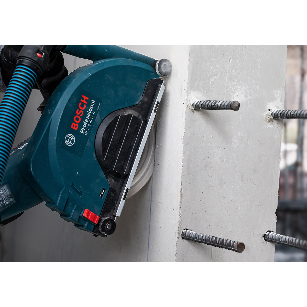 Bosch EXPERT MultiMaterial Diamanttrennscheiben, ür große Winkelschleifer mit Spannmutter