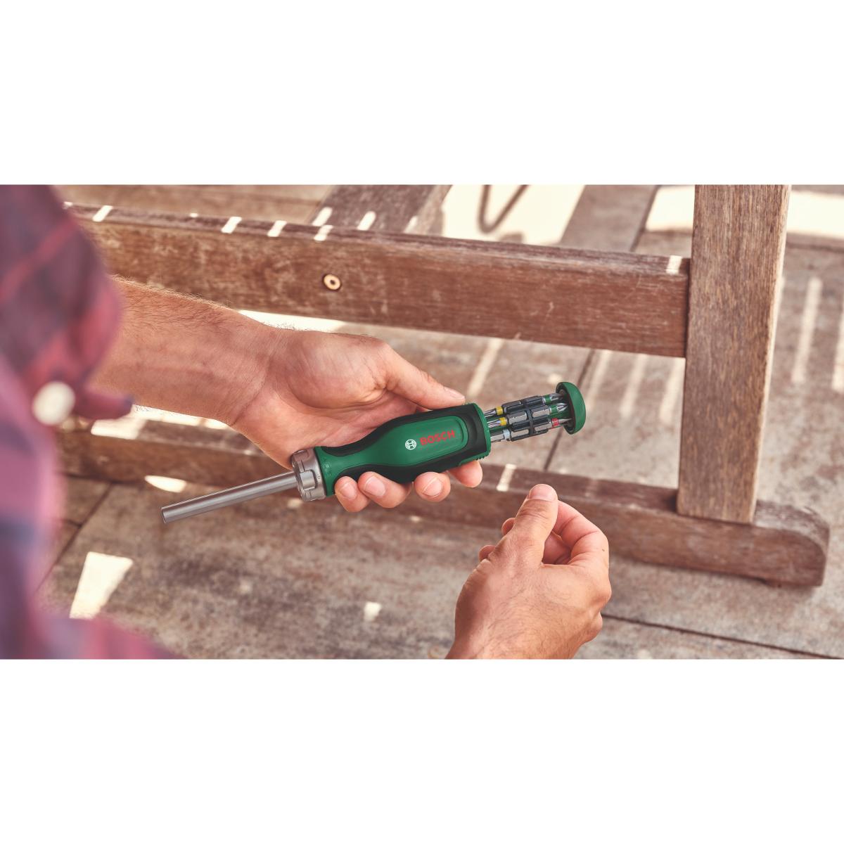 Bosch Bit-Ratschenschraubendreher mit 12 Bits