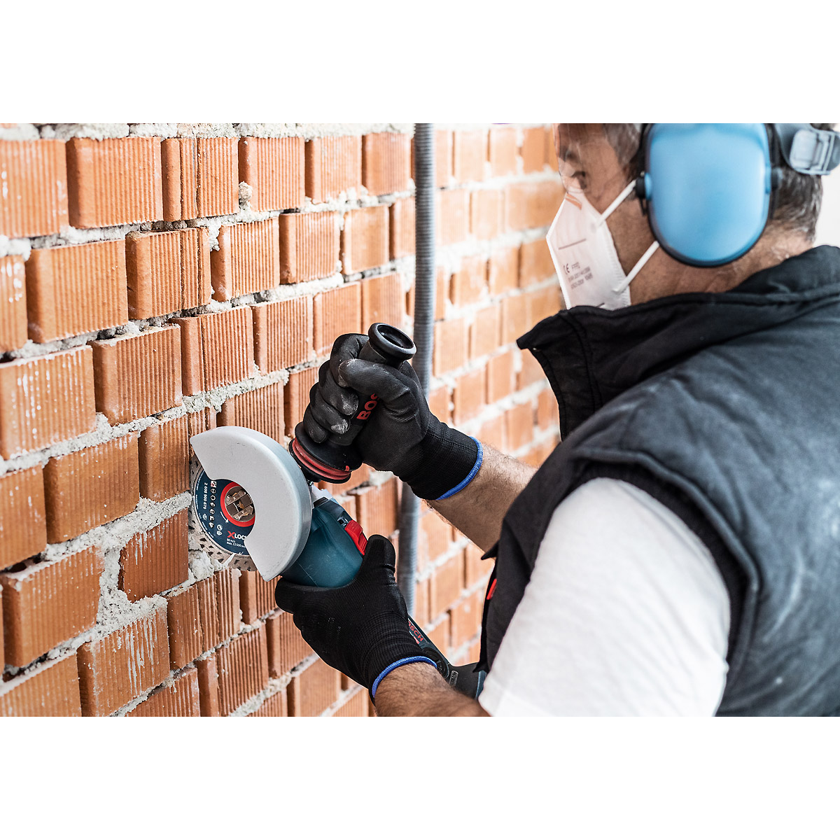 Bosch EXPERT MultiMaterial X-LOCK Diamanttrennscheiben, für kleine Winkelschleifer